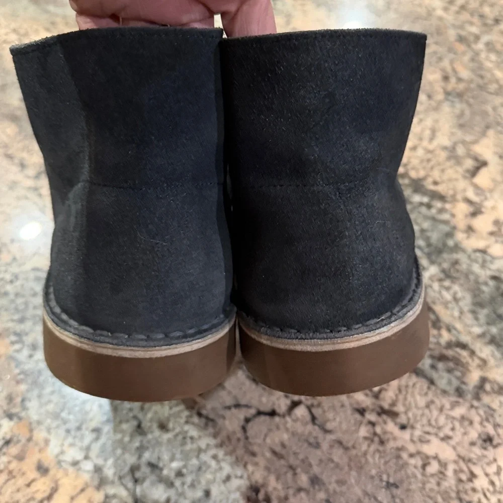 Clarks elegant dark